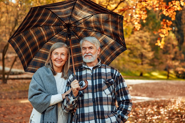 Top 7 Things to Look for in a Senior Dating Profile